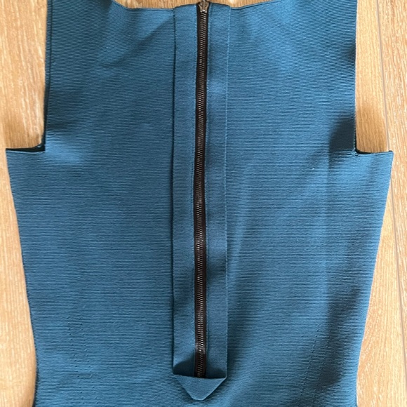 Thor & Nema Paris knit stretch midi dress - Picture 7 of 7